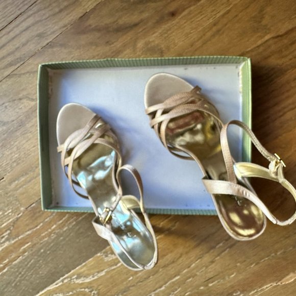 Dressy High Heels - Jacqueline Ferrar - Picture 6 of 9